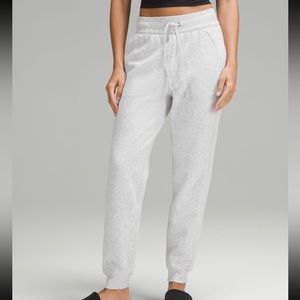 PERFECT CONDITION LULULEMON SCUBA JOGGERS